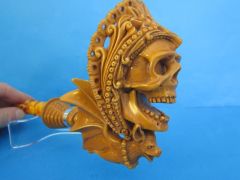 A decorated Skull and a winged bat - nothing impossible for a meerschaum artist!